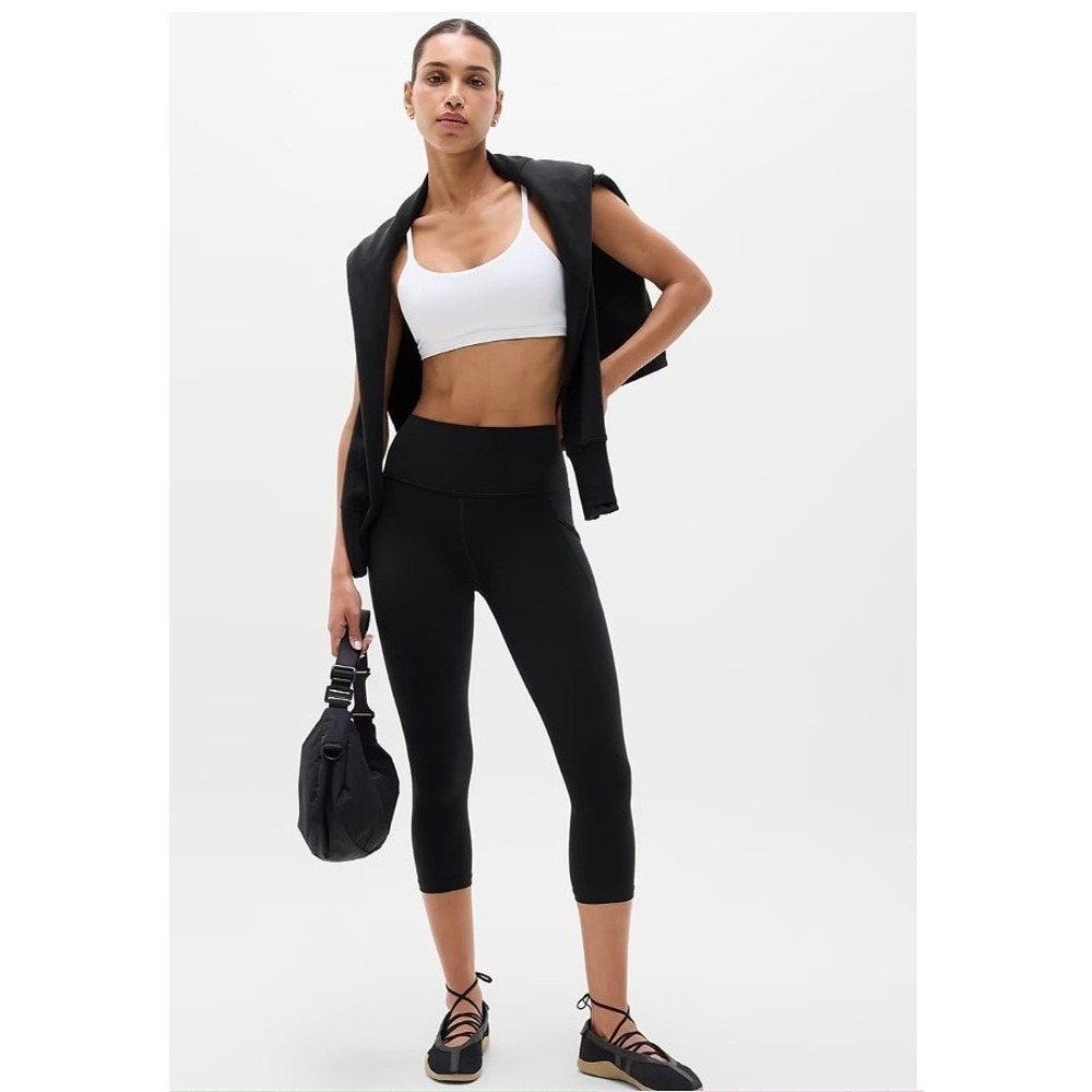 Athleta Women's Salutation Stash High Rise Capri Size XL Black Activewear EUC